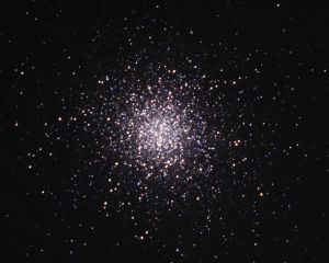 Erstes Bild der neuen Astrokamera FLI ML 50100 auf der Sternwarte Dieterskirchen: M13, der Herkuleshaufen