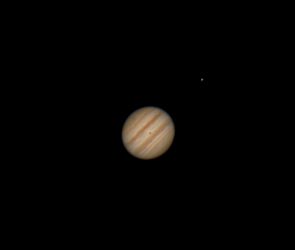 Jupiter, Io und der Schatten von Europa